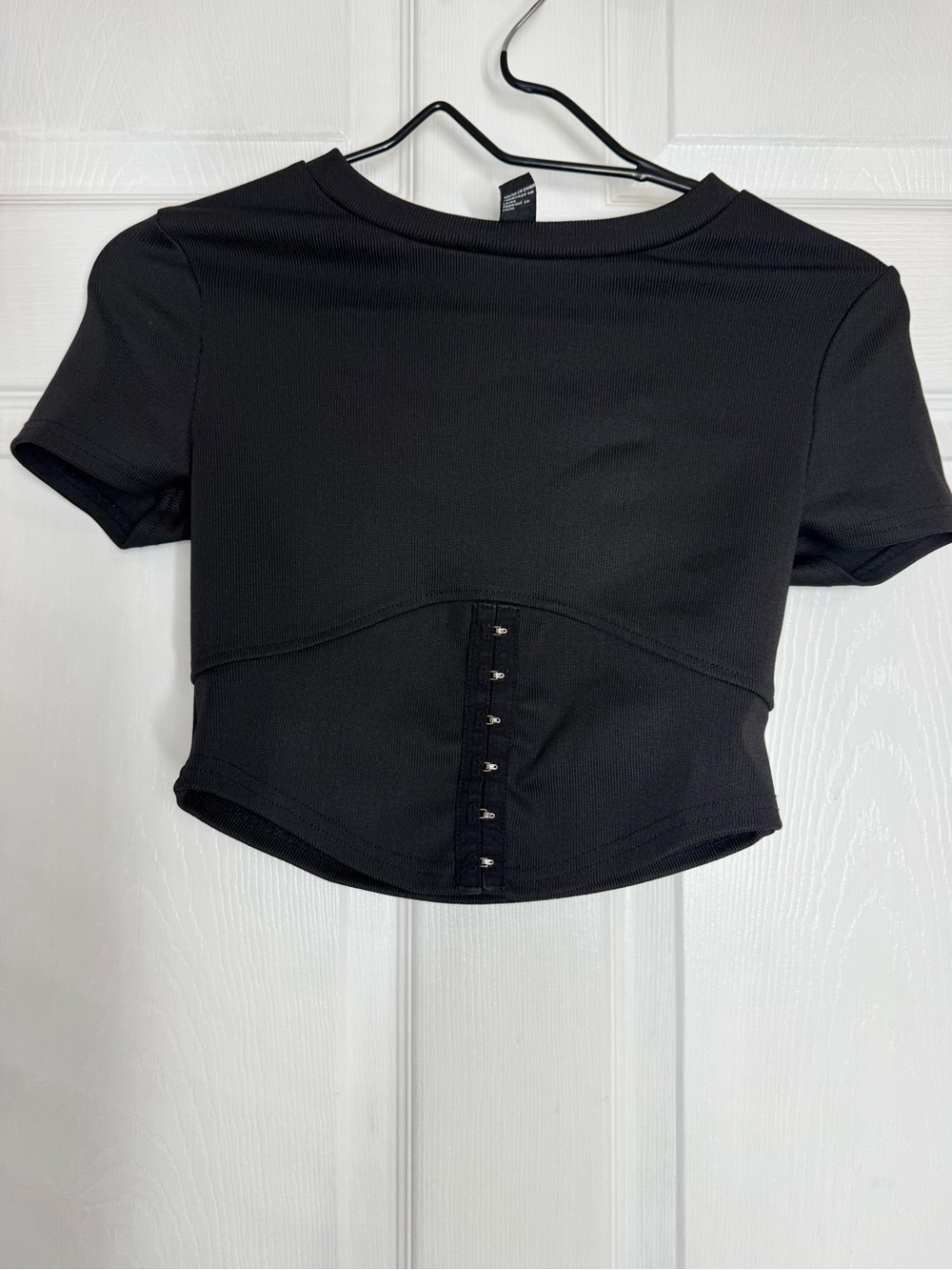 Forever 21 Black Cropped Hook-Front Short Sleeve Top